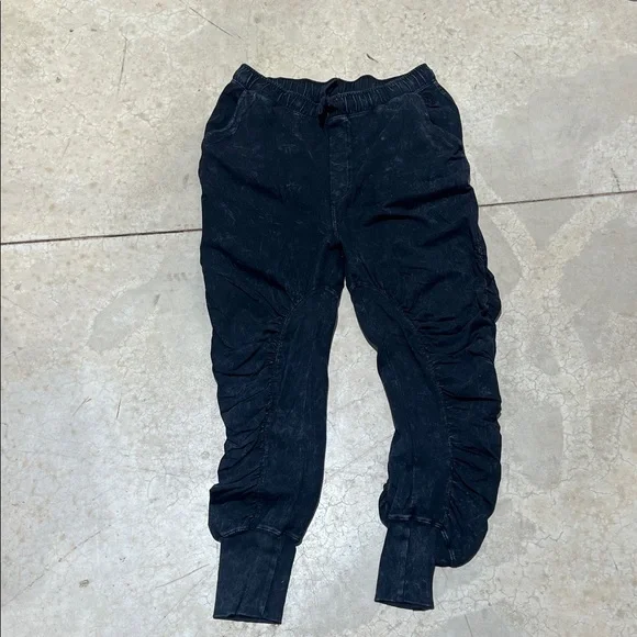 Free People Black Shirred Joggers - Picture 3 of 7